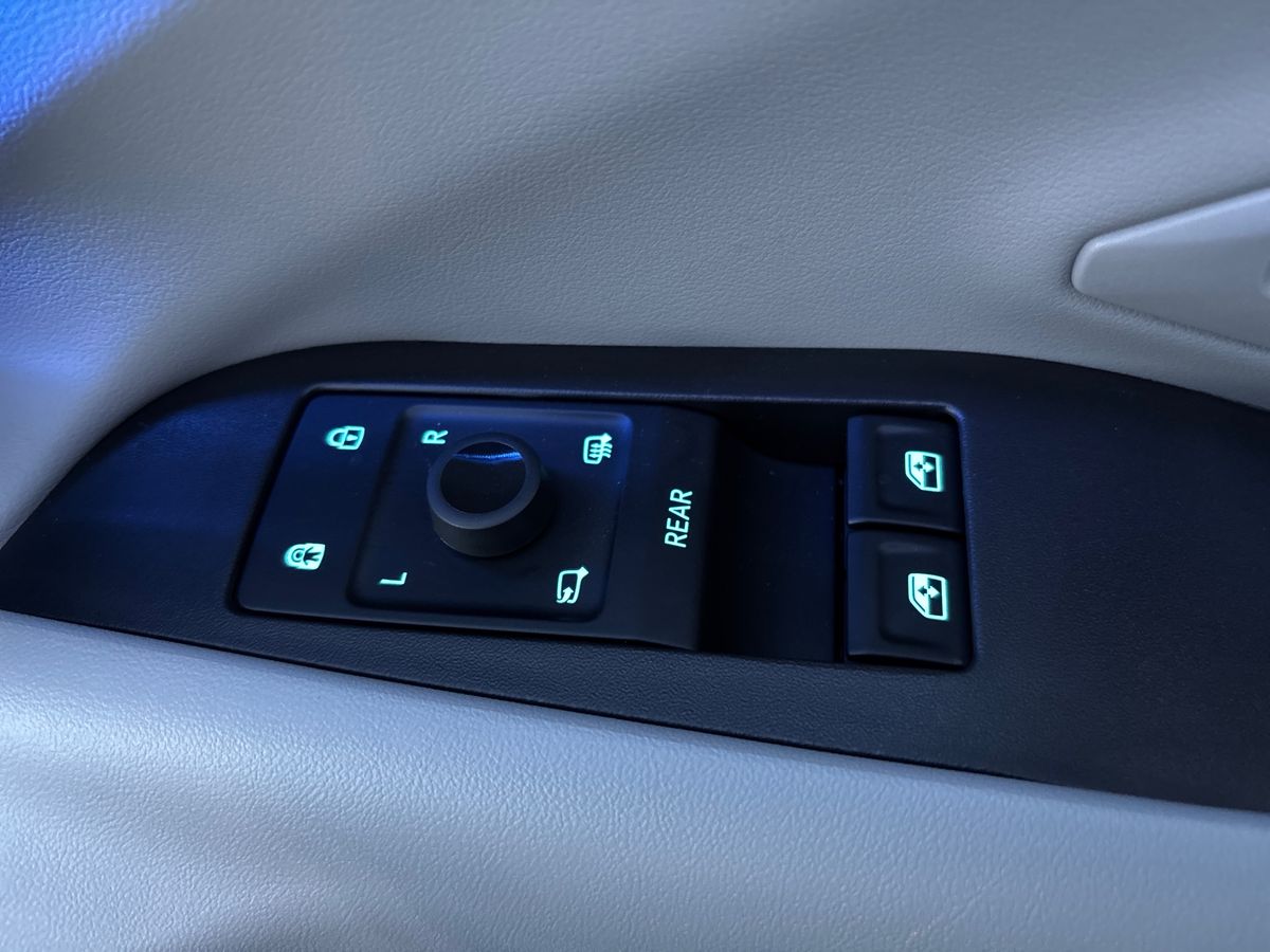 Used Ford Explorer 2024 for sale - 76563645: Photo 21