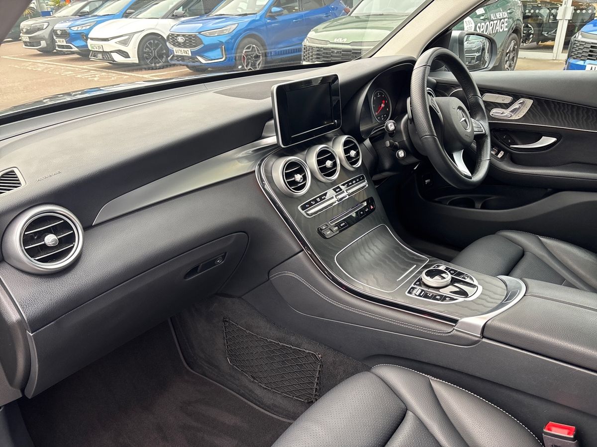 Used Mercedes-Benz GLC 2019 for sale - 77979041: Photo 17