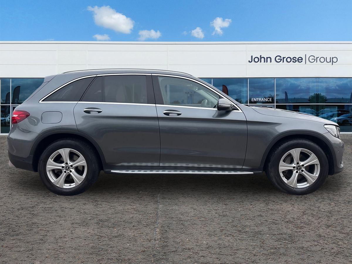 Used Mercedes-Benz GLC 2019 for sale - 77979041: Photo 2