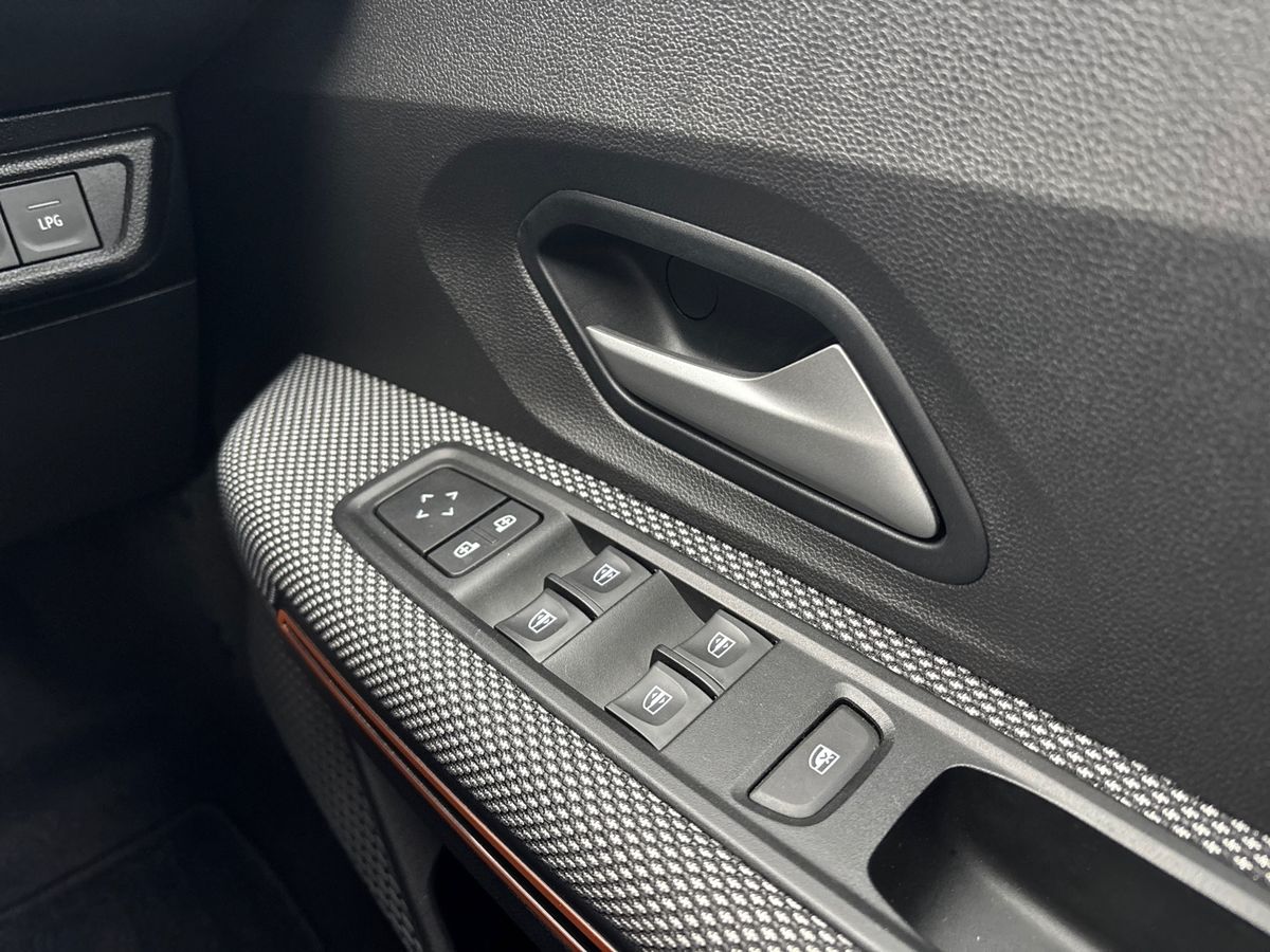 Used Dacia Sandero Stepway 2023 for sale - 76754655: Photo 21