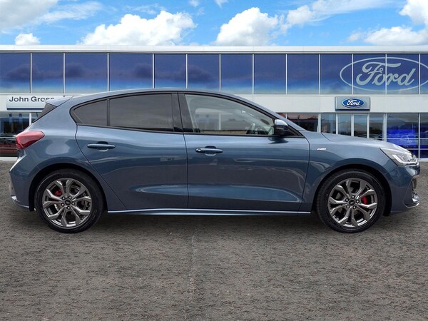 Used Ford Focus 2022 for sale - 76139980: Photo 2