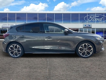 Used Ford Focus 2023 for sale - 75482274: Photo 2