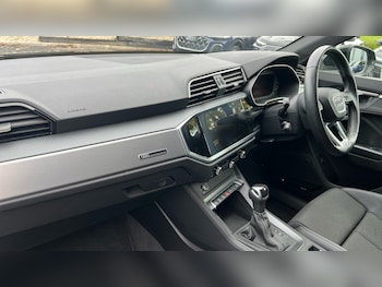 Used Audi Q3 2023 for sale - 76302260: Photo