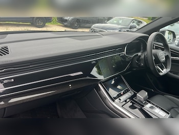 Used Audi Q8 2025 for sale - 75595713: Photo