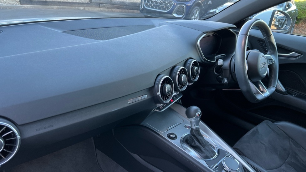 Used Audi TT 2022 for sale - 76664490: Photo 2