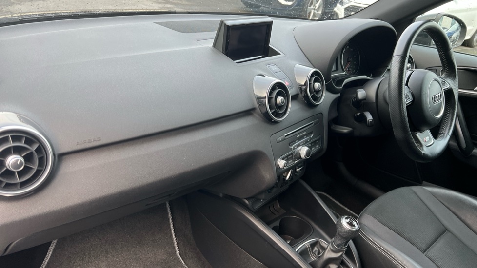 Used Audi A1 2018 for sale - 76597979: Photo 2