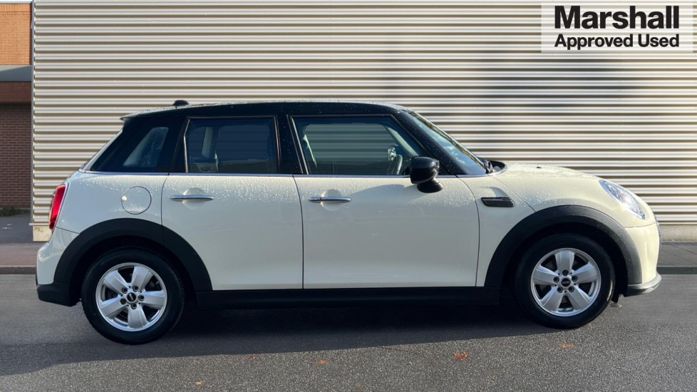 Used MINI Hatch 2022 for sale - 76140225: Photo 2