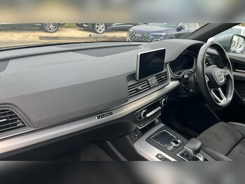 Used Audi Q5 2019 for sale - 76332203: Photo