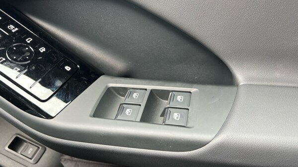 Used Audi Q6 e-tron 2025 for sale - 75602781: Photo 28