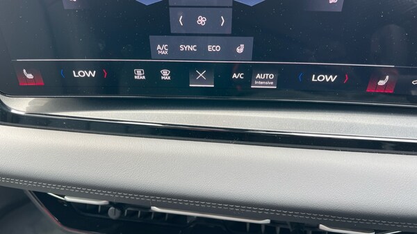 Used Audi Q6 e-tron 2025 for sale - 75602781: Photo 39