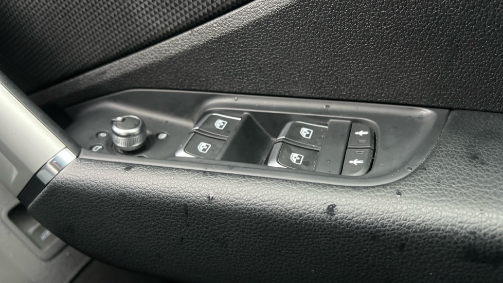 Used Audi Q2 2023 for sale - 76796259: Photo 28