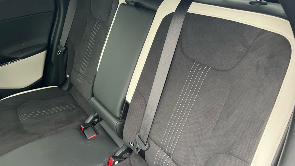 Used Kia EV6 2023 for sale - 76888860: Photo 14