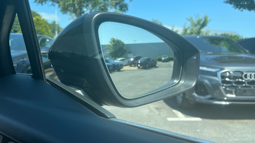 Used Audi Q4 e-tron 2025 for sale - 77067698: Photo 32