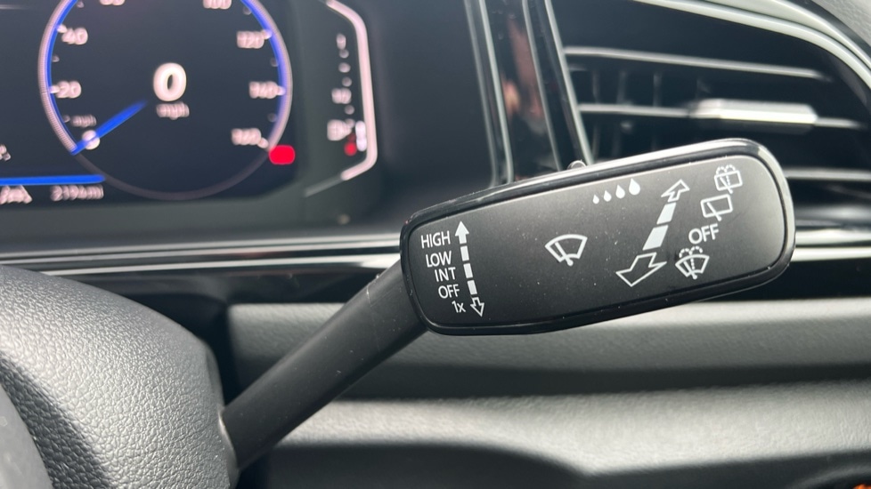 Used Volkswagen T-Roc 2025 for sale - 76434611: Photo 24