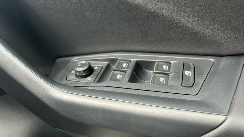 Used Volkswagen T-Roc 2025 for sale - 76434611: Photo 30