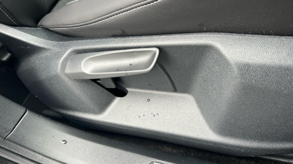 Used Volkswagen T-Roc 2025 for sale - 76434611: Photo 32