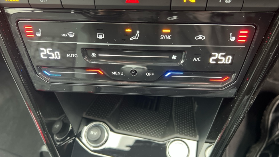 Used Volkswagen T-Roc 2025 for sale - 76434611: Photo 33