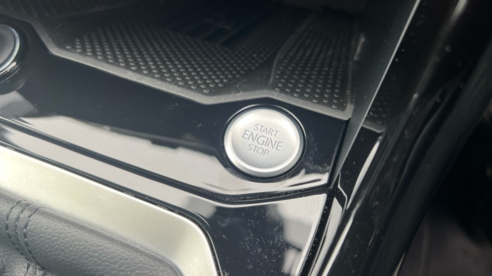 Used Volkswagen T-Roc 2025 for sale - 76434611: Photo 48