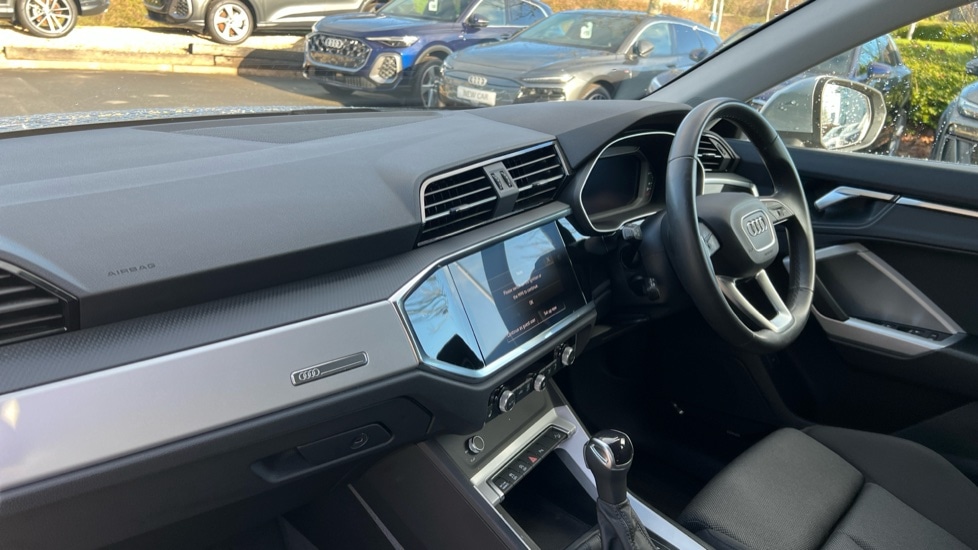 Used Audi Q3 2023 for sale - 76942891: Photo 2