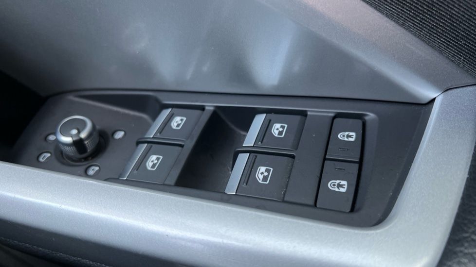 Used Audi Q3 2023 for sale - 76942891: Photo 56