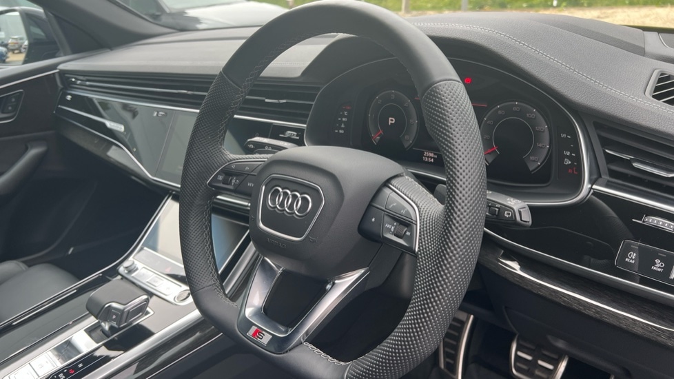 Used Audi Q8 2025 for sale - 76176375: Photo 6