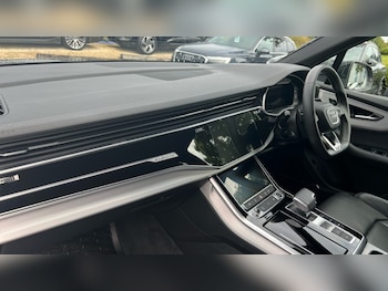 Used Audi Q7 2023 for sale - 76140374: Photo 2
