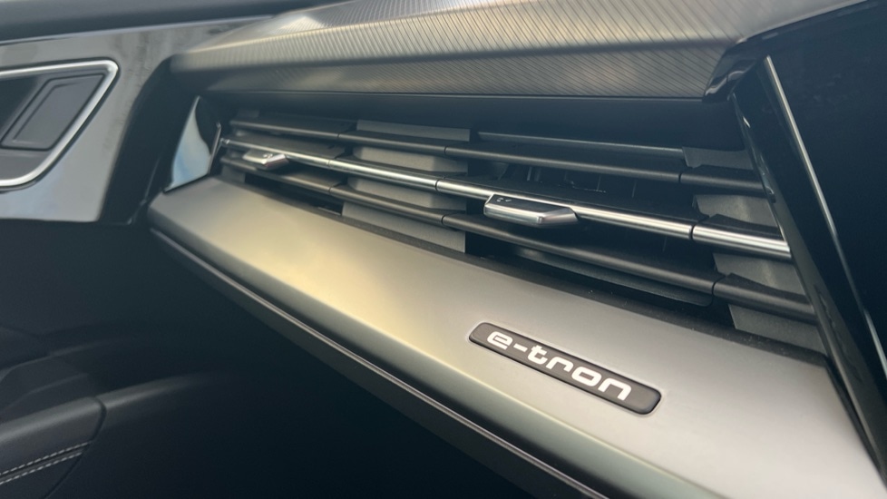 Used Audi Q4 e-tron 2024 for sale - 76539897: Photo 41