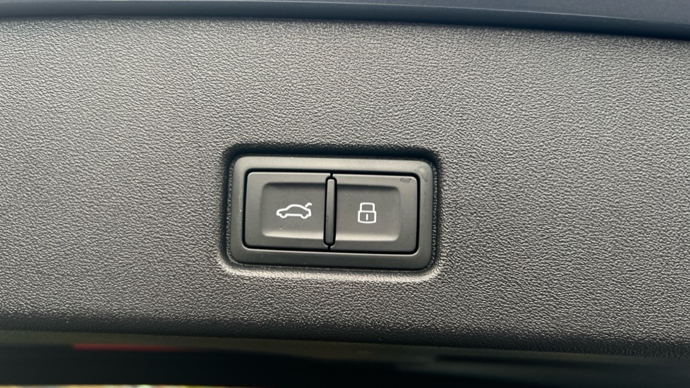 Used Audi Q4 e-tron 2024 for sale - 76539897: Photo 61