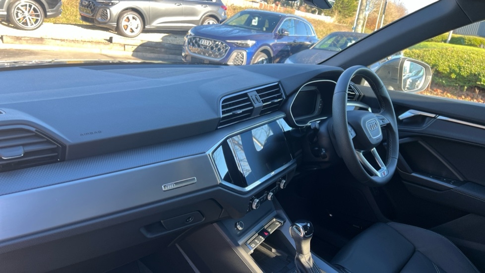 Used Audi Q3 2025 for sale - 76640266: Photo 2