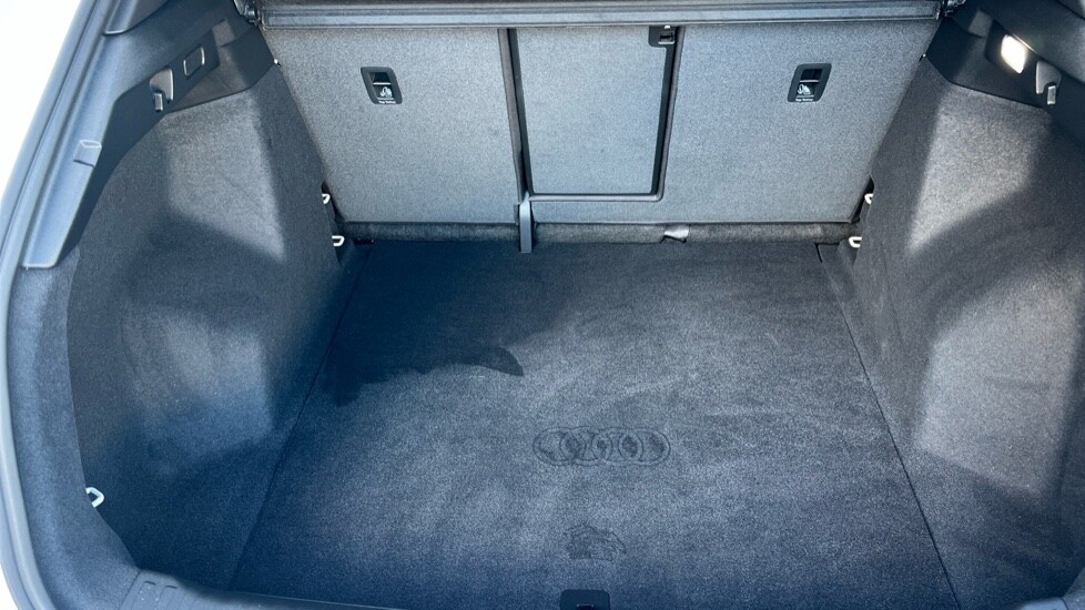 Used Audi Q4 e-tron 2025 for sale - 76567908: Photo 18