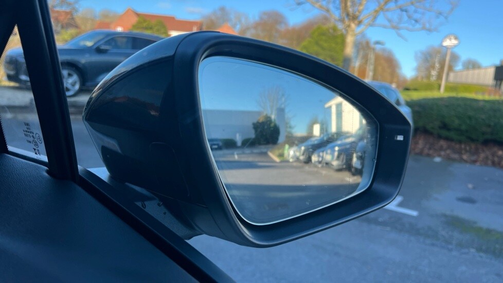 Used Audi Q4 e-tron 2025 for sale - 76567908: Photo 32