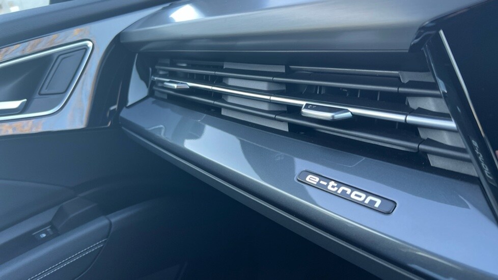 Used Audi Q4 e-tron 2025 for sale - 76567908: Photo 41