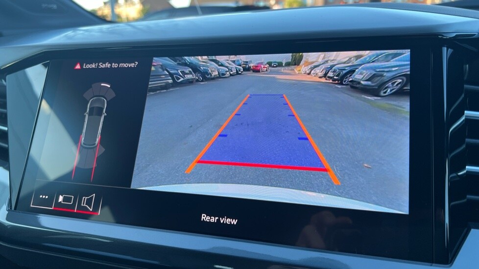 Used Audi Q4 e-tron 2025 for sale - 76567908: Photo 45