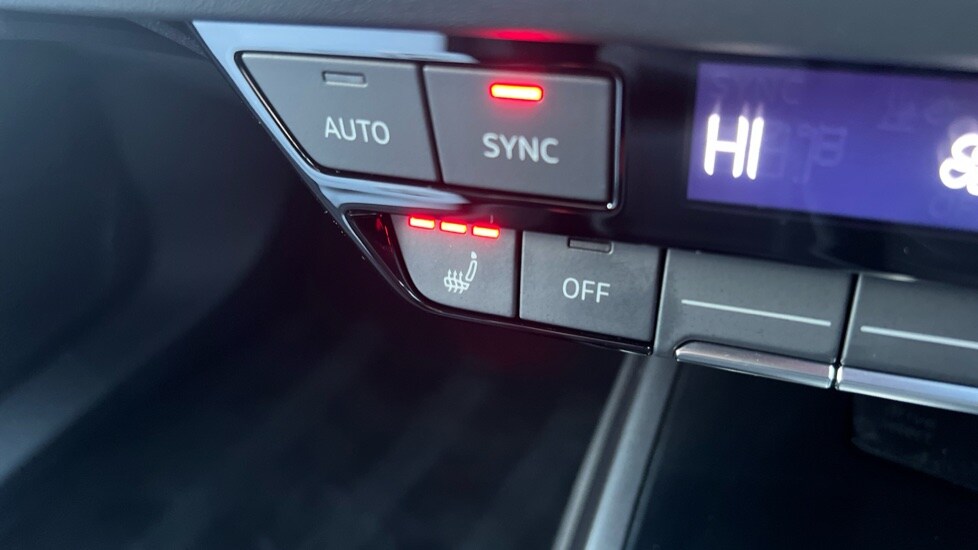 Used Audi Q4 e-tron 2025 for sale - 76567908: Photo 47