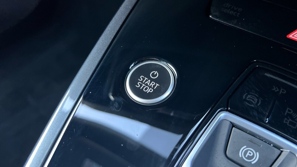 Used Audi Q4 e-tron 2025 for sale - 76567908: Photo 48