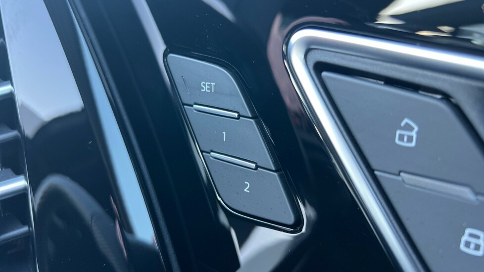 Used Audi Q4 e-tron 2025 for sale - 76567908: Photo 56