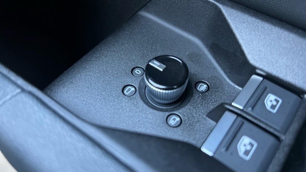 Used Audi Q4 e-tron 2025 for sale - 76567908: Photo 57