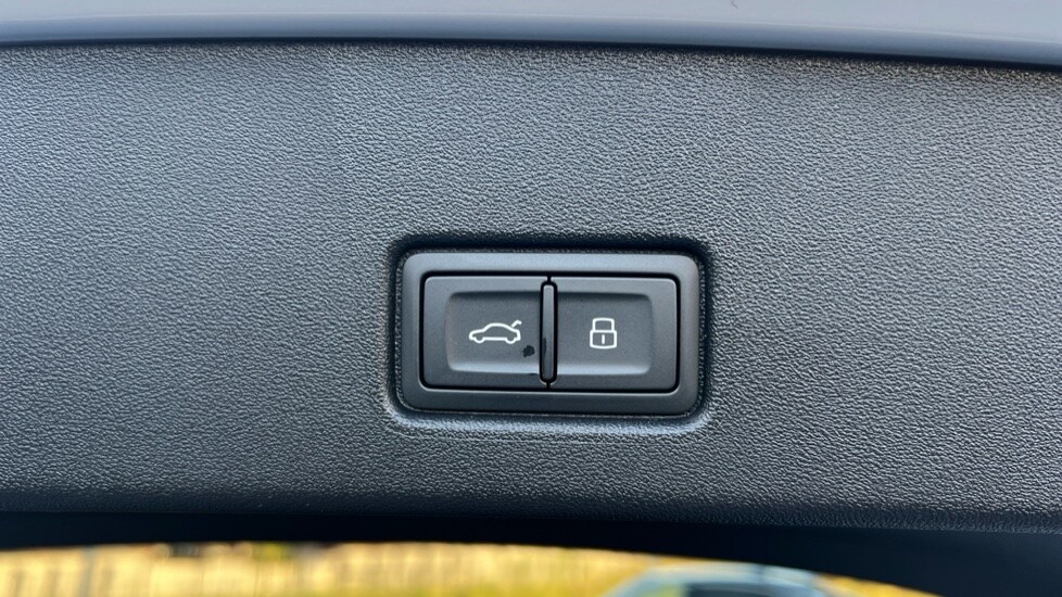 Used Audi Q4 e-tron 2025 for sale - 76567908: Photo 63