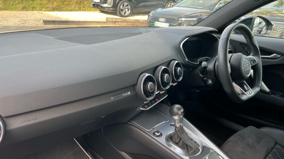 Used Audi TT 2022 for sale - 76140388: Photo 2