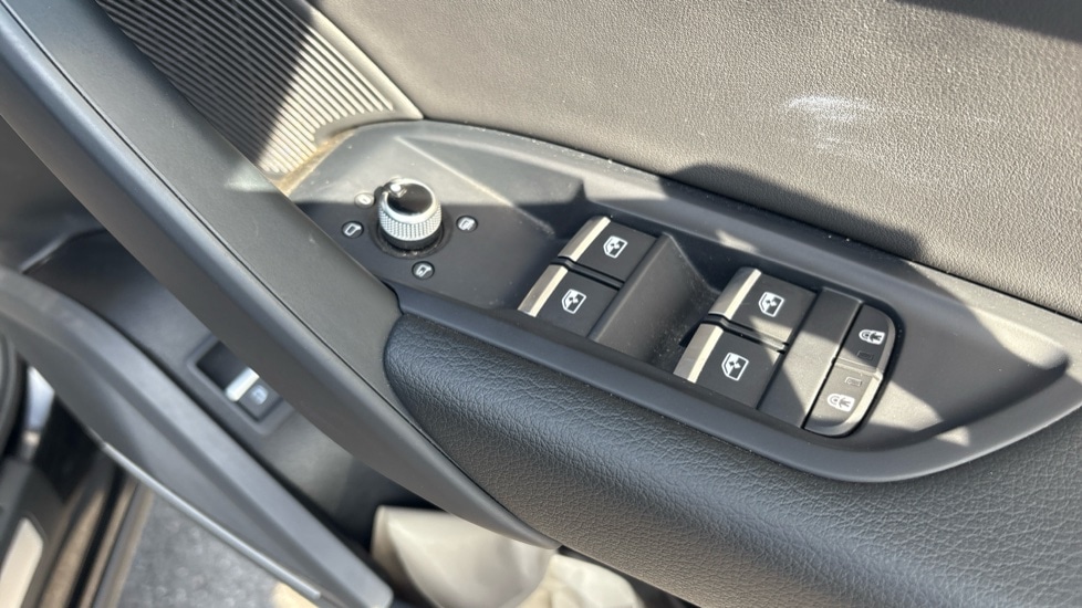 Used Audi Q5 2023 for sale - 76704497: Photo 45