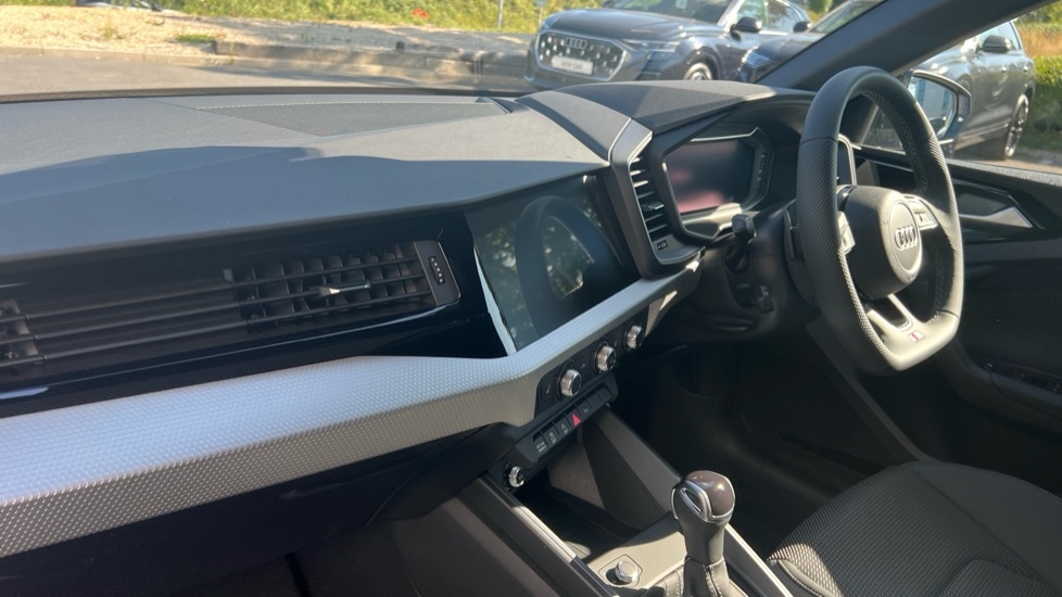 Used Audi A1 2025 for sale - 76788352: Photo 2