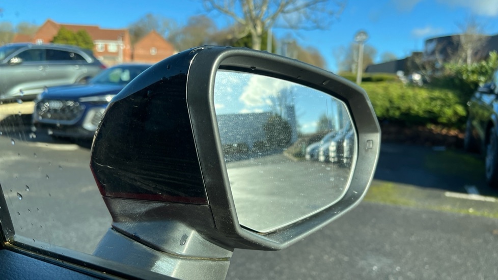 Used Audi Q2 2020 for sale - 76630232: Photo 32