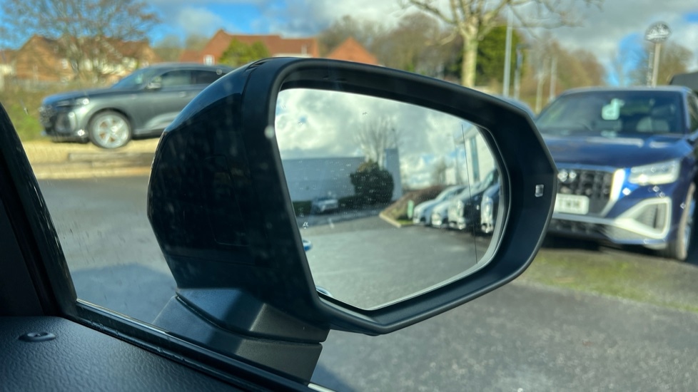 Used Audi Q3 2020 for sale - 76942936: Photo 32