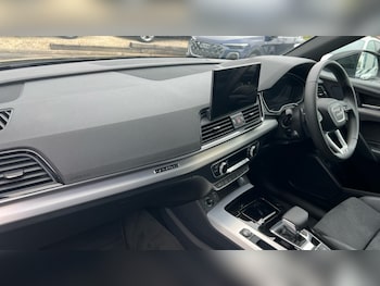 Used Audi Q5 2024 for sale - 76332300: Photo