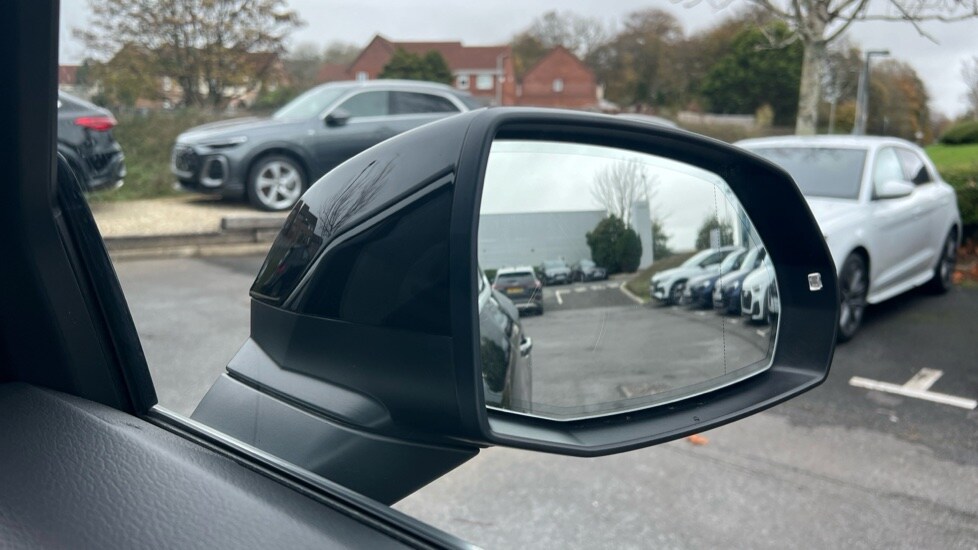 Used Audi Q5 2024 for sale - 76332300: Photo 32