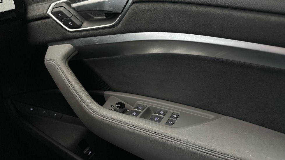 Used Audi e-tron 2022 for sale - 76442155: Photo 23