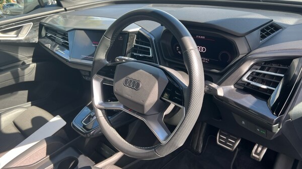 Used Audi Q4 e-tron 2022 for sale - 75636744: Photo 6