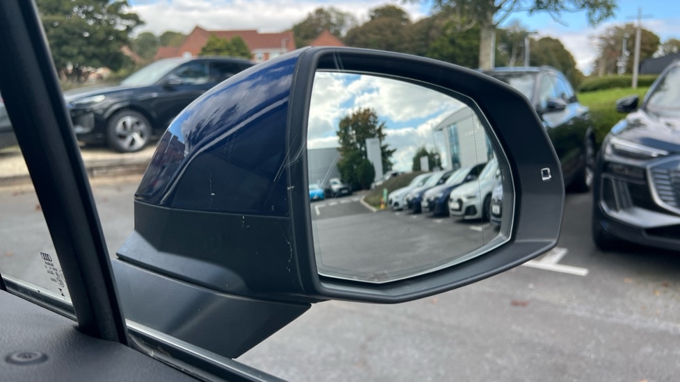 Used Audi Q7 2023 for sale - 76008014: Photo 32