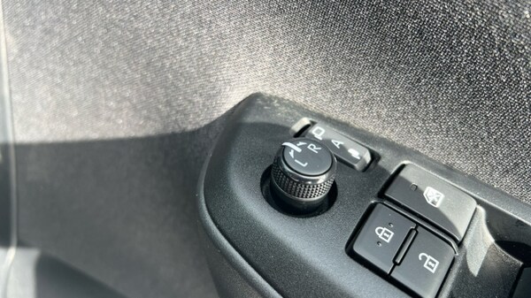 Used Toyota Yaris Cross 2023 for sale - 75652801: Photo 69