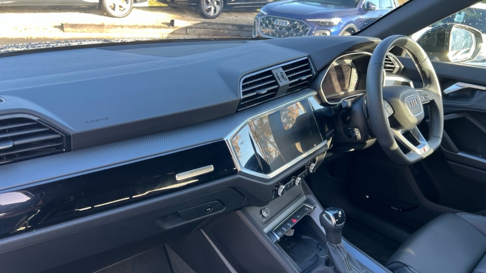 Used Audi Q3 2025 for sale - 76458937: Photo 2